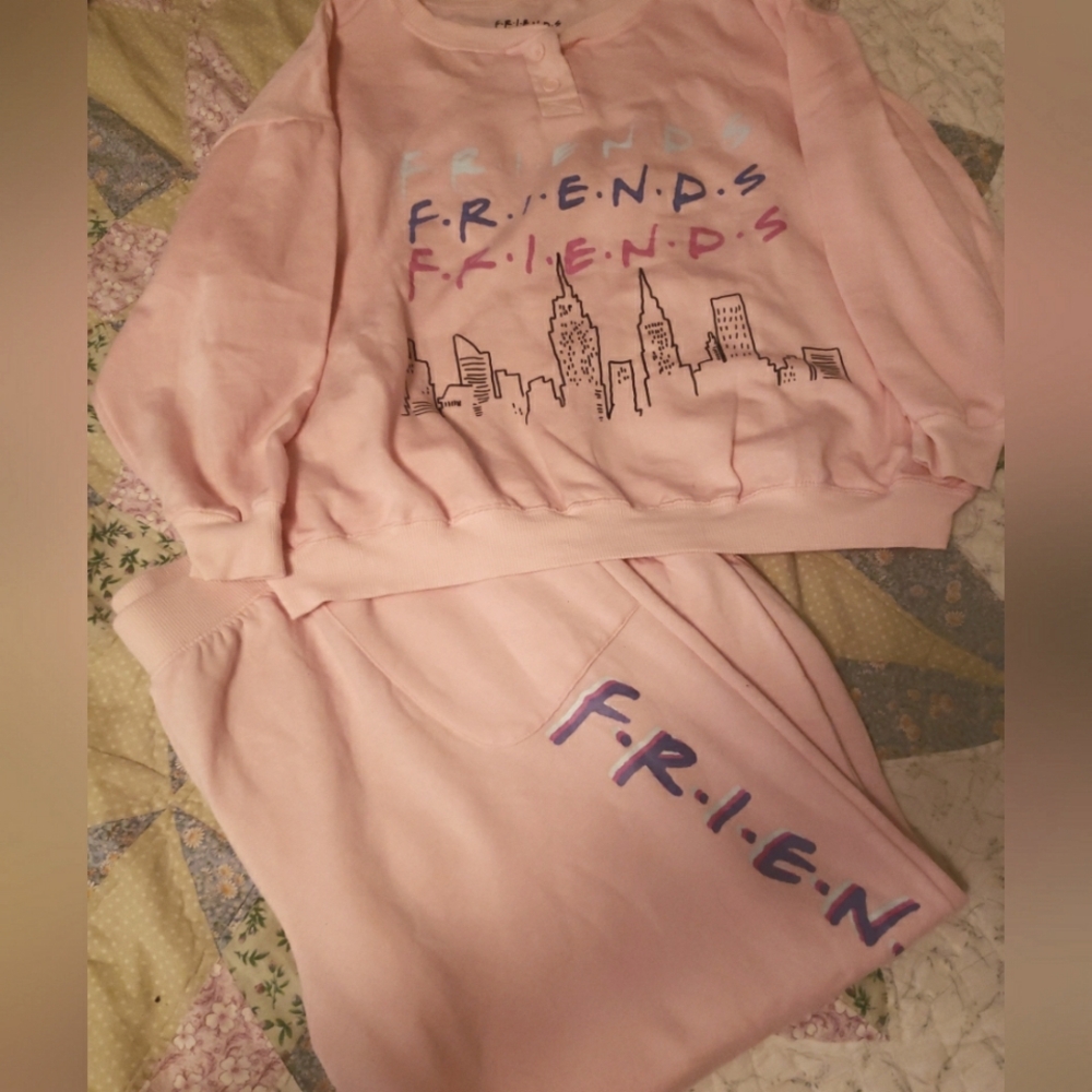 FRIENDS PJ Set✨️⭐️